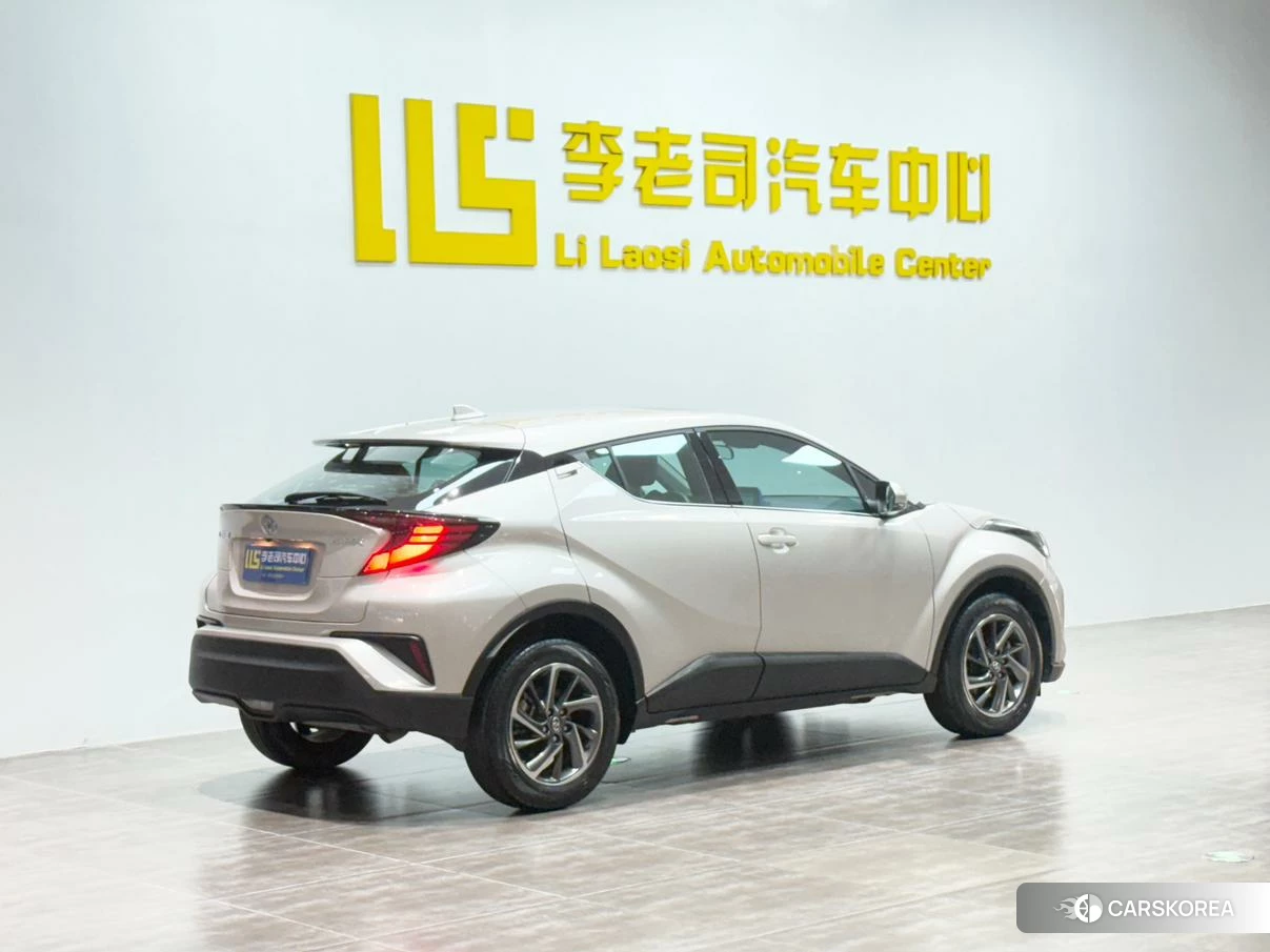 Toyota C-HR id 4454740 из Китая 31