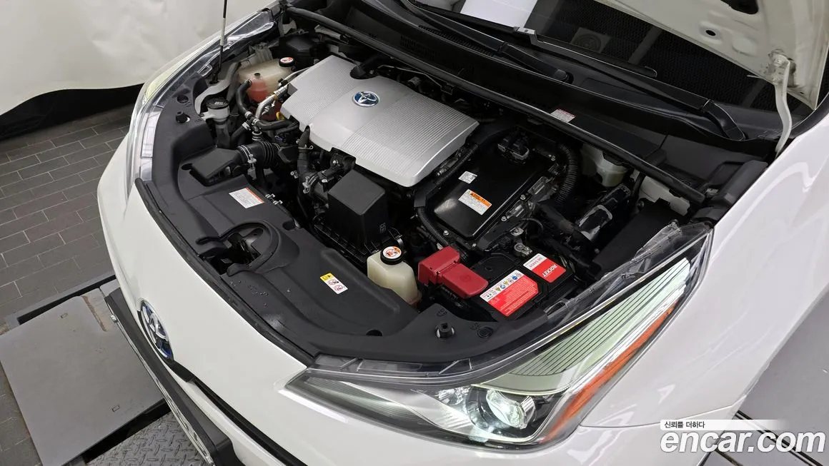 Toyota Prius 4th Generation id 1834770 из Кореи 16