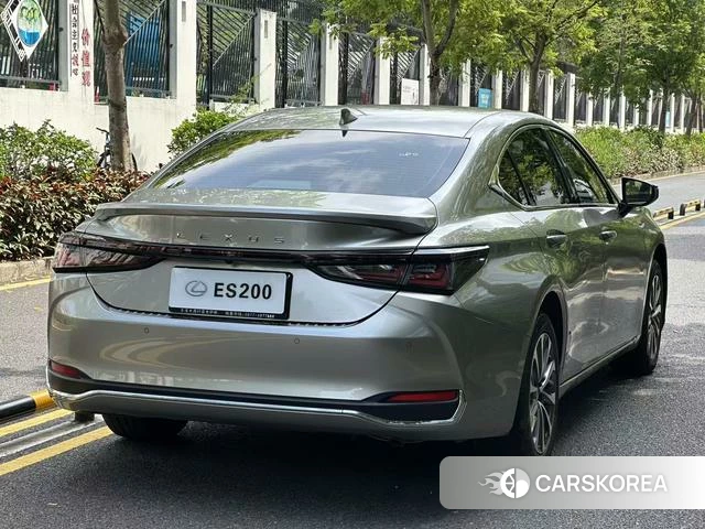 Lexus ES id 4278025 из Китая 9