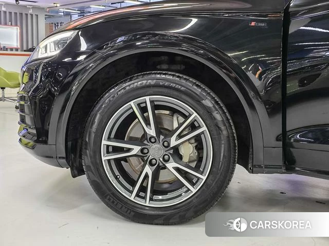 Audi Q5L id 4321118 из Китая 13