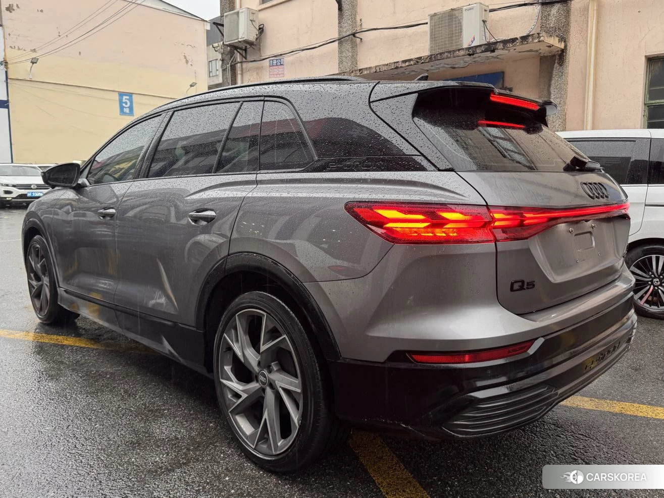 Audi Q5 e-tron 2022 Темно-серый из Китая, фото 6