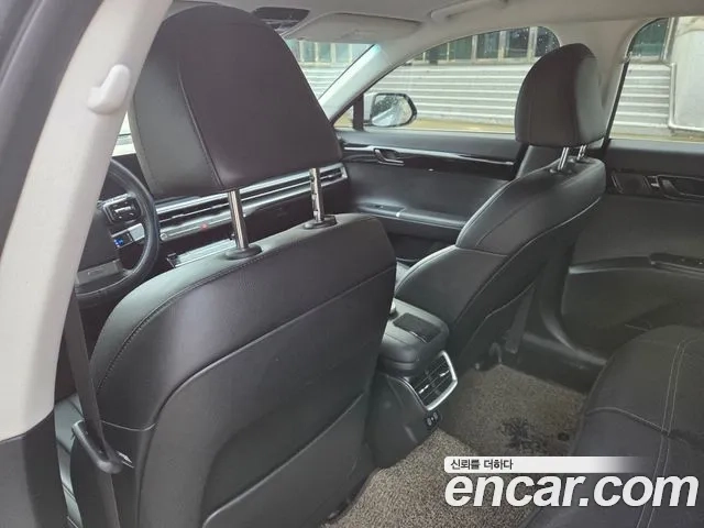 Hyundai Grandeur (GN7) id 2943580 из Кореи 13