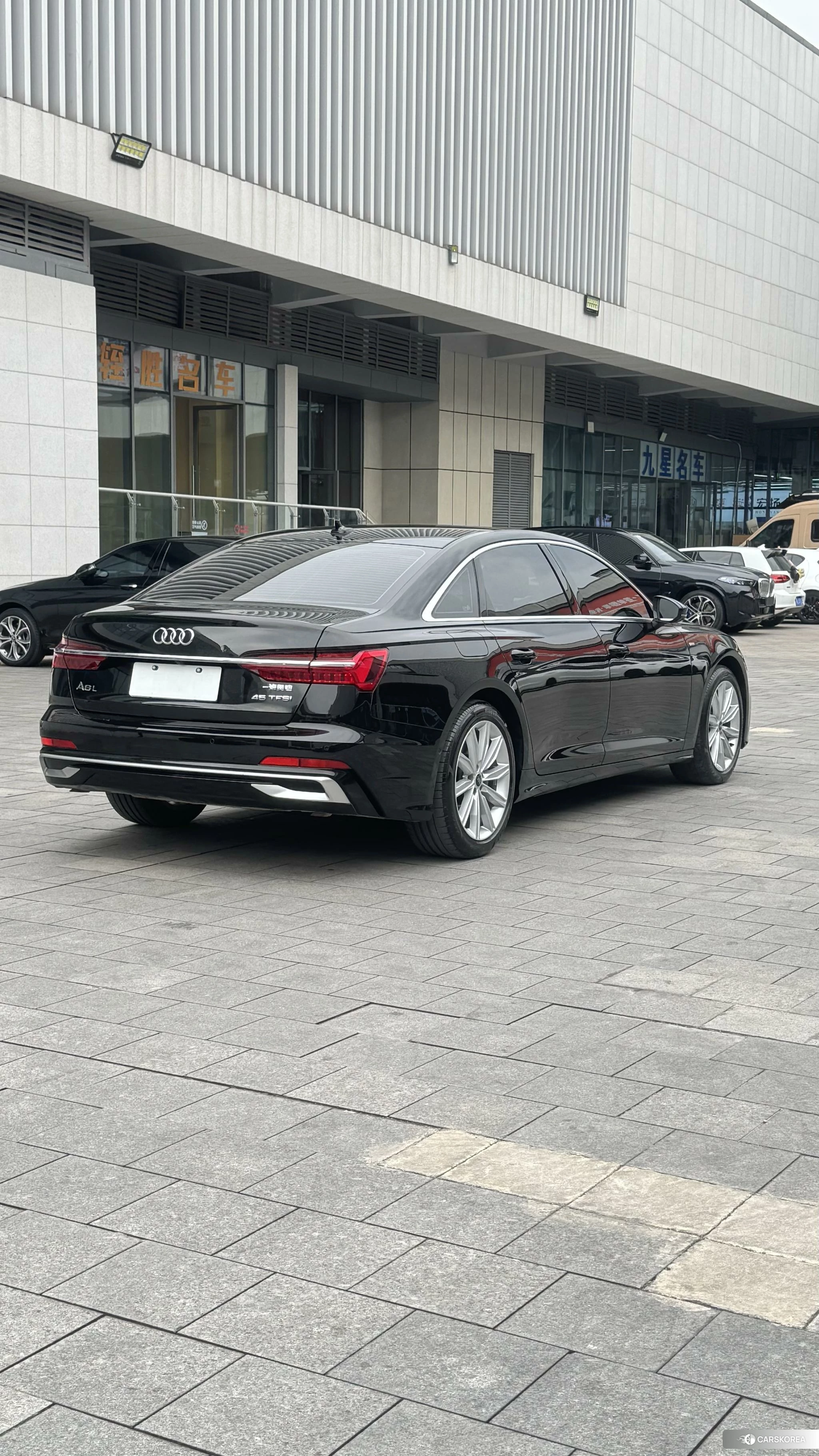 Audi A6L id 4441146 из Китая 16