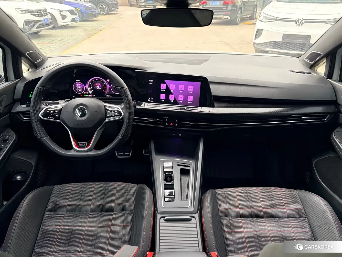 Volkswagen Golf 2022 Белый из Китая, фото 6