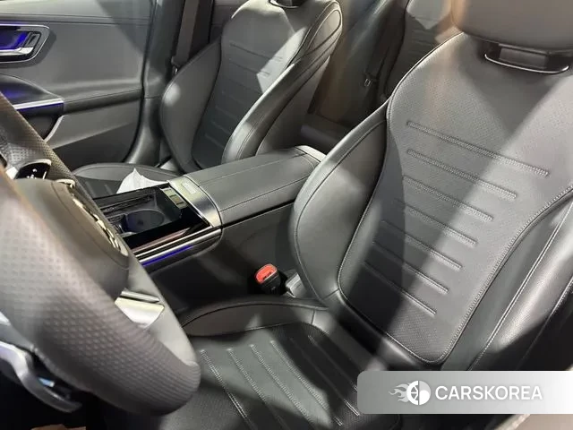 Mercedes-Benz C-Class W206 2025 Белый из Кореи, фото 6