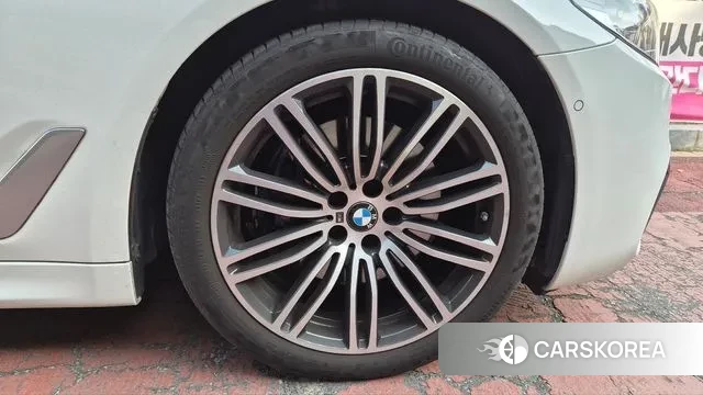 BMW 5 Series (G30) 2018 Белый из Кореи, фото 6