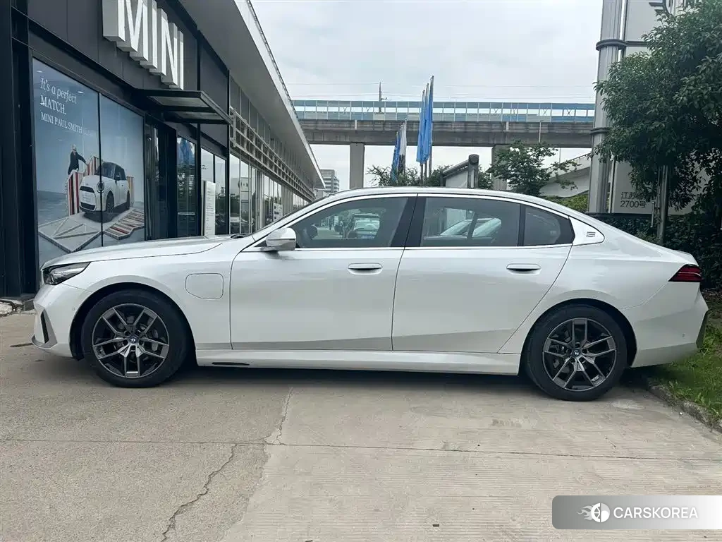BMW i5 id 4570629 из Китая 12