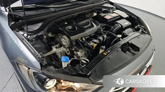 Hyundai Avante AD id 3728783 из Кореи 16