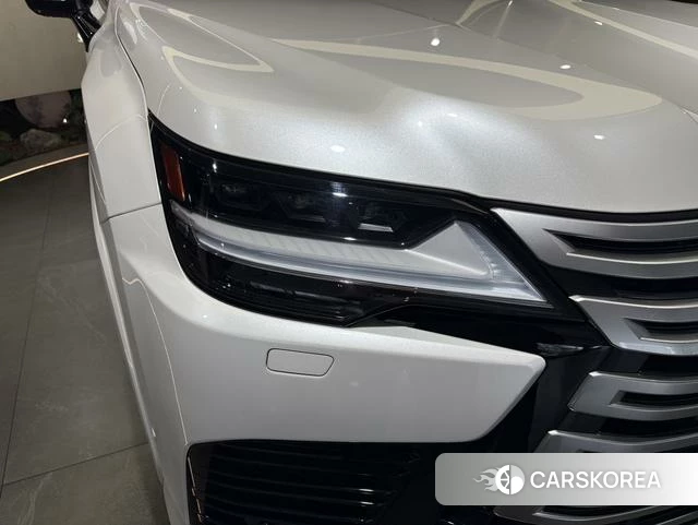 Lexus LX id 4291548 из Китая 20