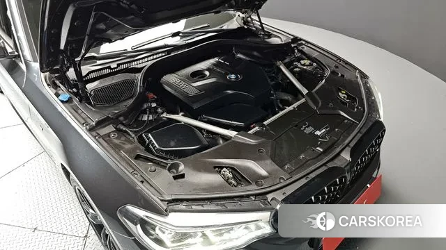 BMW 5 Series (G30) id 3351414 из Кореи 16