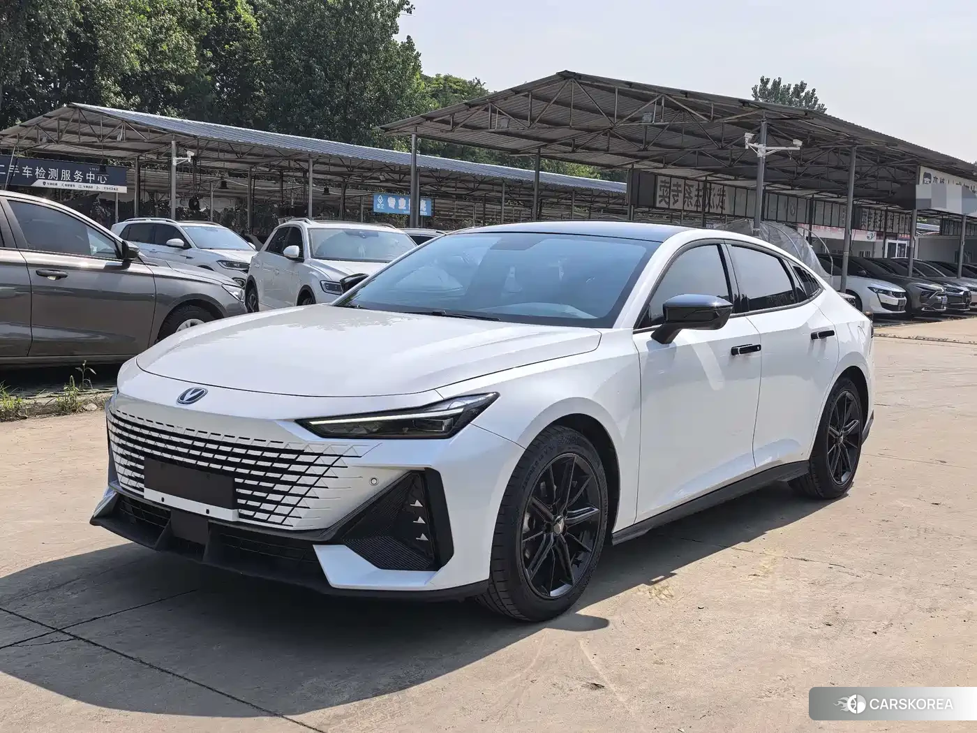 Chang'an Changan UNI-V 2023 Белый из Китая, фото 6