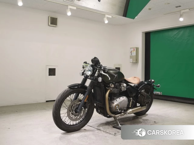 Triumph BONNEVILLE BOBBER 2019 из Японии, фото 4