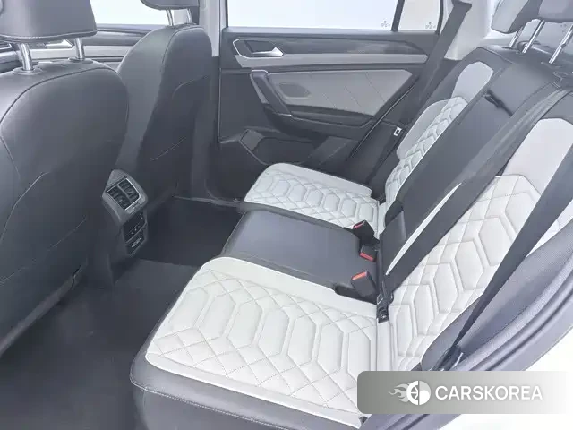 Volkswagen Tayron 2023 Белый из Китая, фото 6