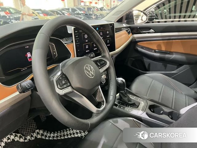 Volkswagen Bora 2024 Черный из Китая, фото 6