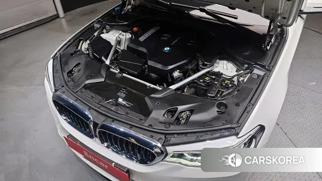 BMW 5 Series (G30) id 3636737 из Кореи 16