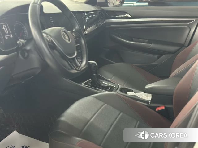 Volkswagen Bora id 4260301 из Китая 10