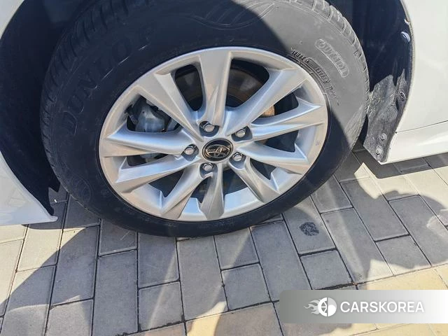 Toyota Corolla id 4258215 из Китая 13