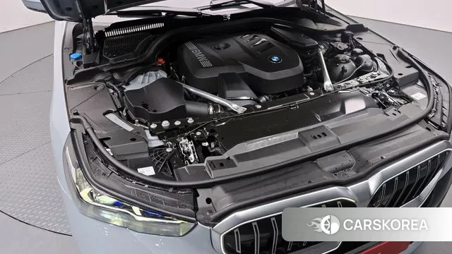 BMW 5 Series (G60) id 3775836 из Кореи 16