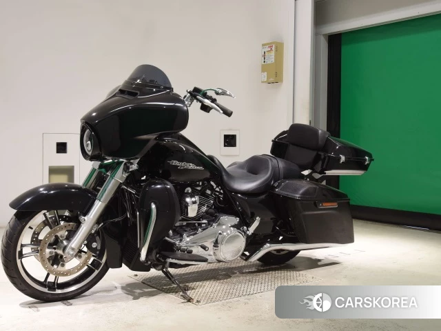 Harley-Davidson Street Glide FLHX1750 2018 из Японии, фото 2