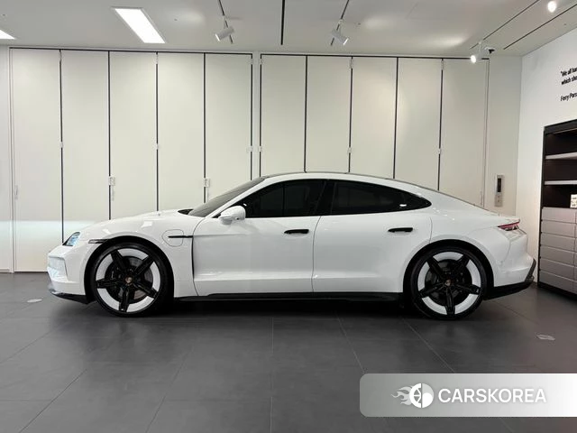 Porsche Taycan id 3909251 из Кореи 8