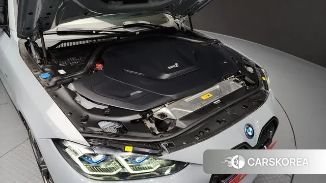 BMW i4 id 3529096 из Кореи 16