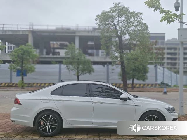 Volkswagen Lingdu 2022 Белый из Китая, фото 6