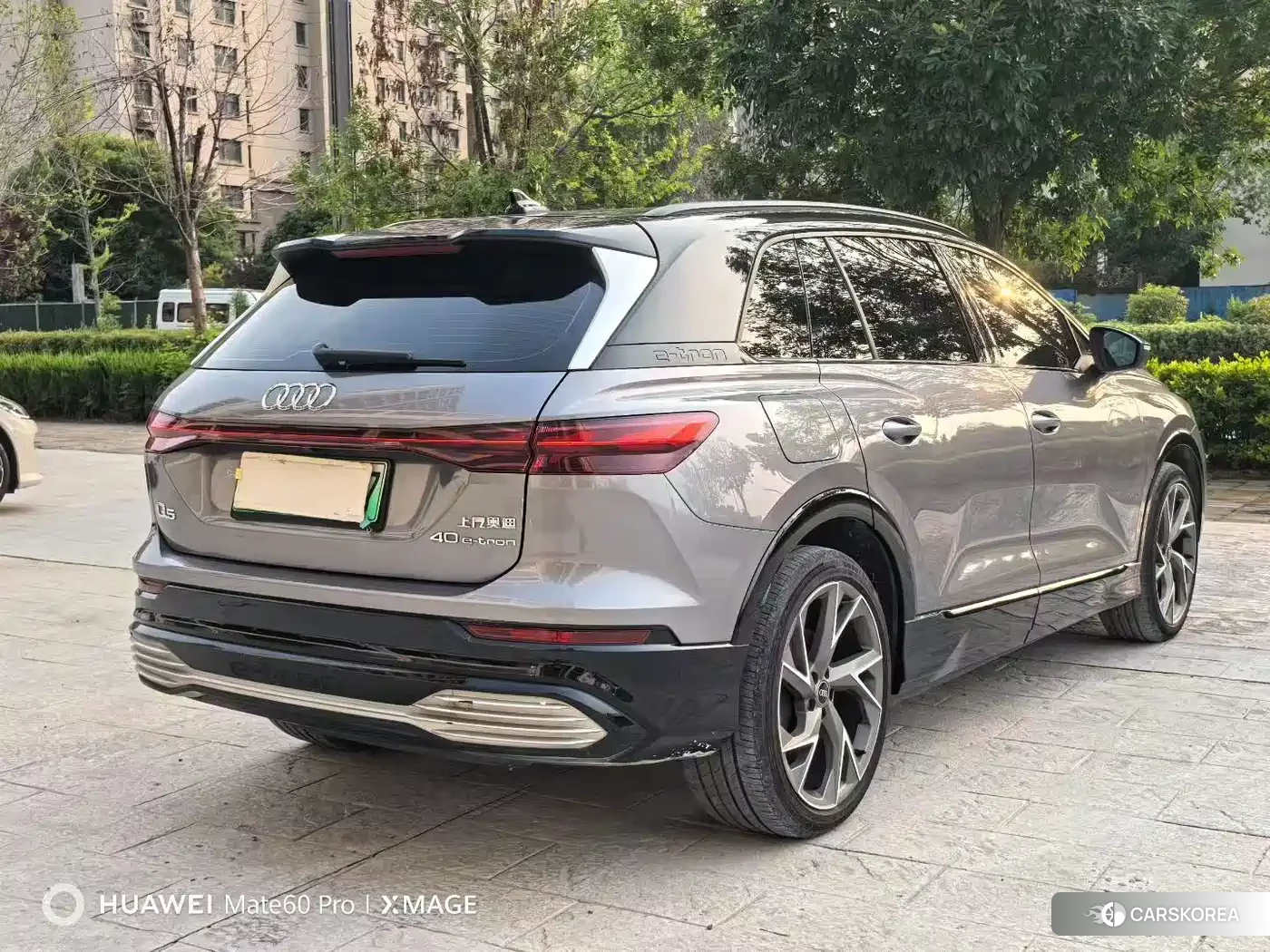 Audi Q5 e-tron 2022 Silver/gray из Китая, фото 6