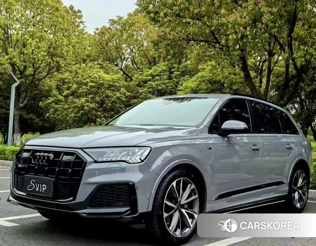 Audi Q7 2021 Серебристо-серый из Китая, фото 6