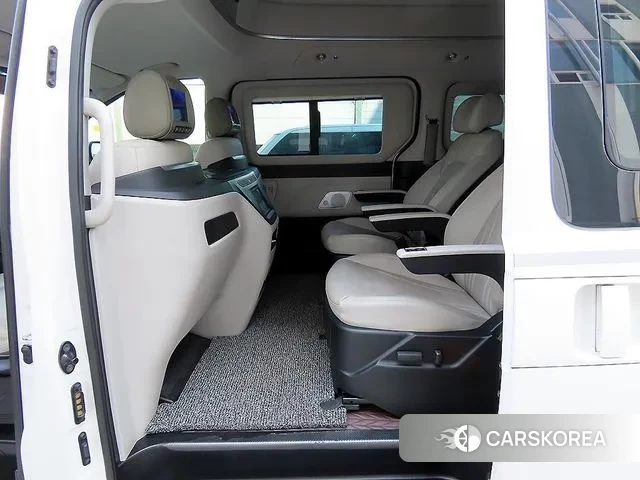 Hyundai The New Grand Starex id 3748154 из Кореи 16