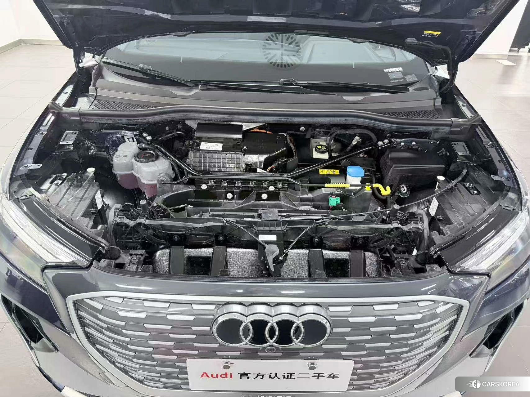 Audi Q4 2023 Темно-серый из Китая, фото 6