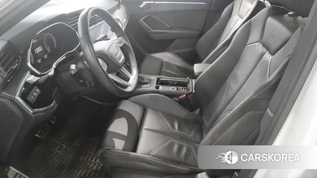 Audi Q3 (F3) 2023 Белый из Кореи, фото 6