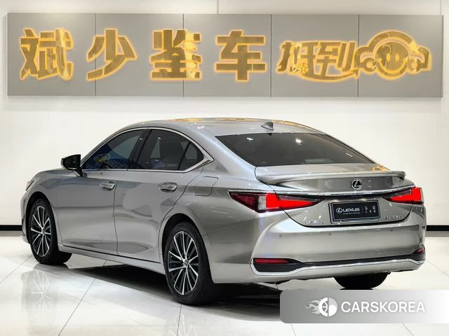 Lexus ES id 4307788 из Китая 7