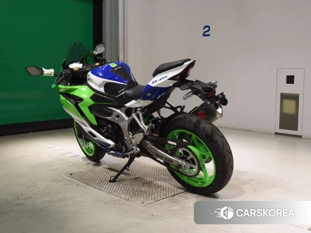 Kawasaki ZX-4RR id 4334500 из Японии 6