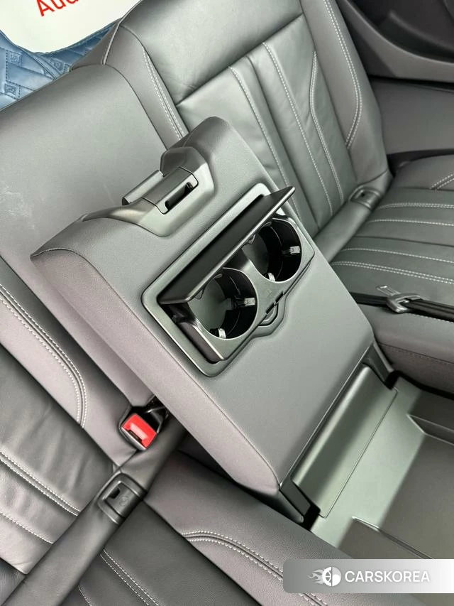 Audi Q5L id 3857939 из Китая 26