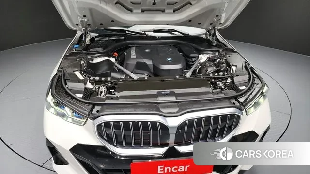 BMW 5 Series (G60) id 3410507 из Кореи 16