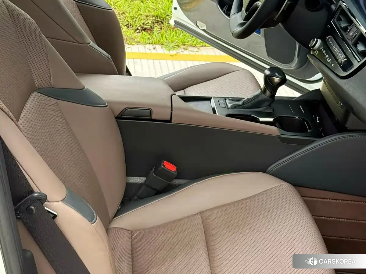 Lexus ES 2023 Белый из Китая, фото 6
