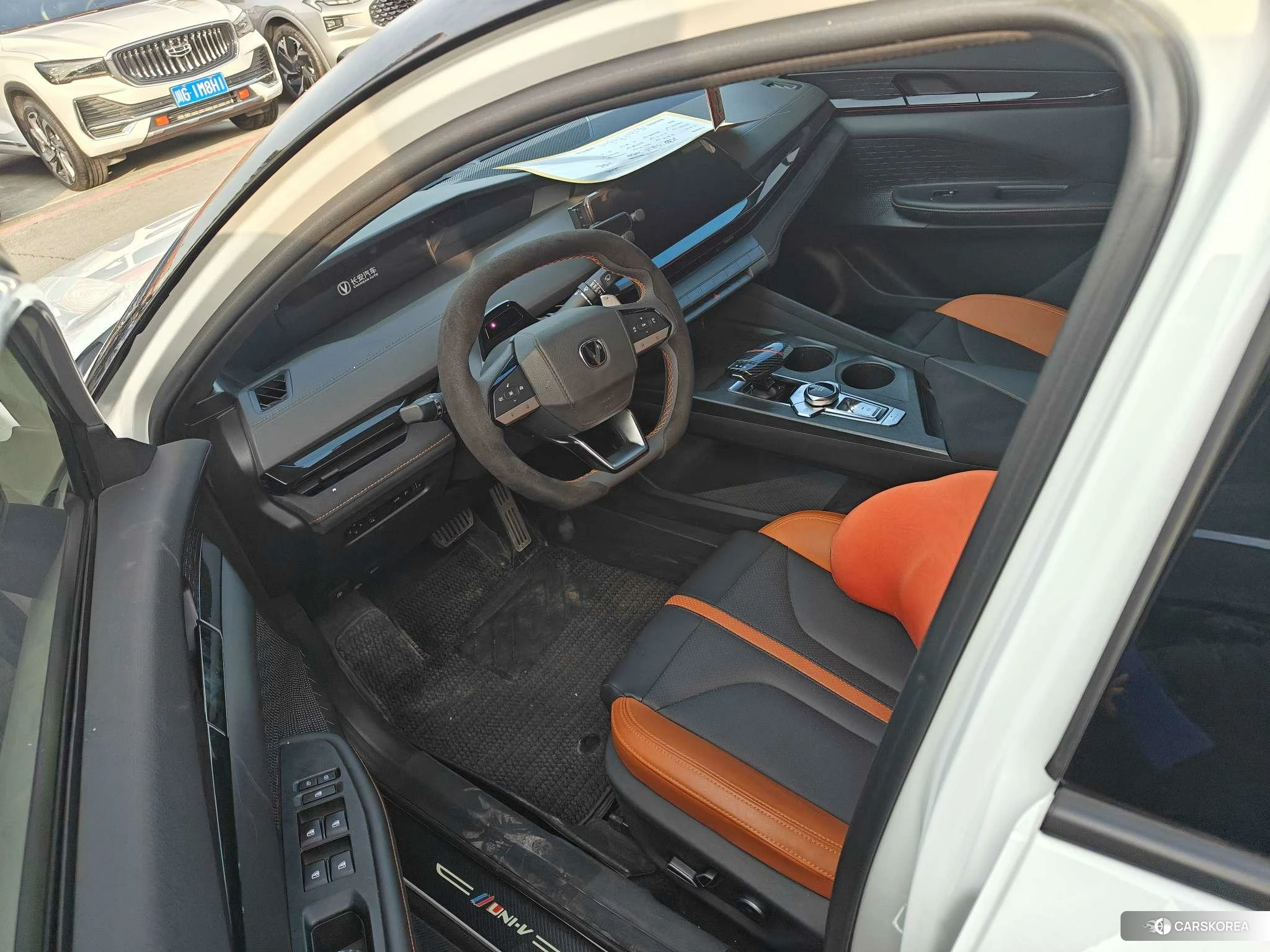 Chang'an UNI-V 2024 Белый из Китая, фото 6