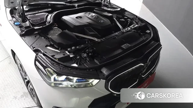 BMW 5 Series (G60) id 3679342 из Кореи 16