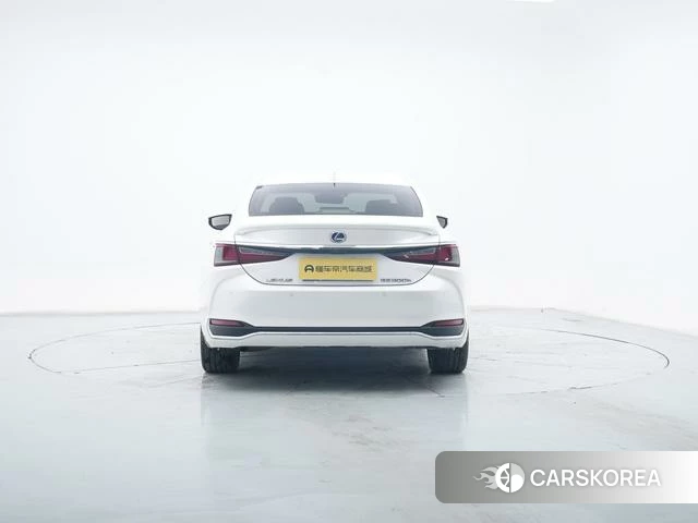 Lexus ES id 4274715 из Китая 24