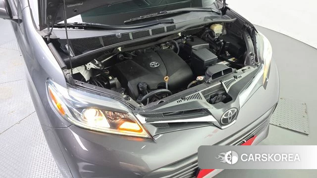 Toyota Sienna id 4722713 из Кореи 26