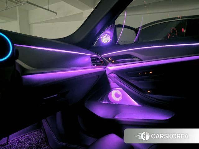 BMW 5 Series (G30) id 3899436 из Кореи 11