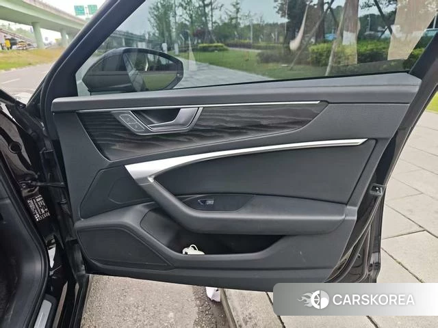 Audi A6L id 4328627 из Китая 22