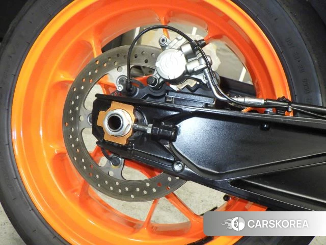 KTM 890 DUKE R id 3957894 из Японии 32