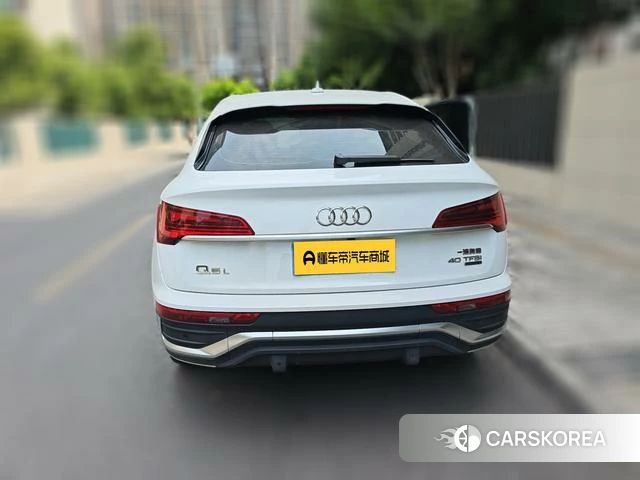 Audi Q5L Sportback 2022 Белый из Китая, фото 6