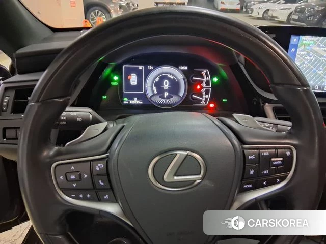 Lexus ES300h 7th generation 2023 Серый из Кореи, фото 6