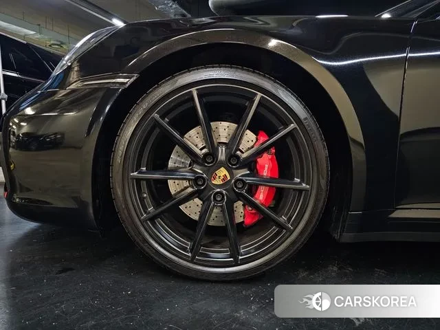 Porsche 911(992) id 3672221 из Кореи 16