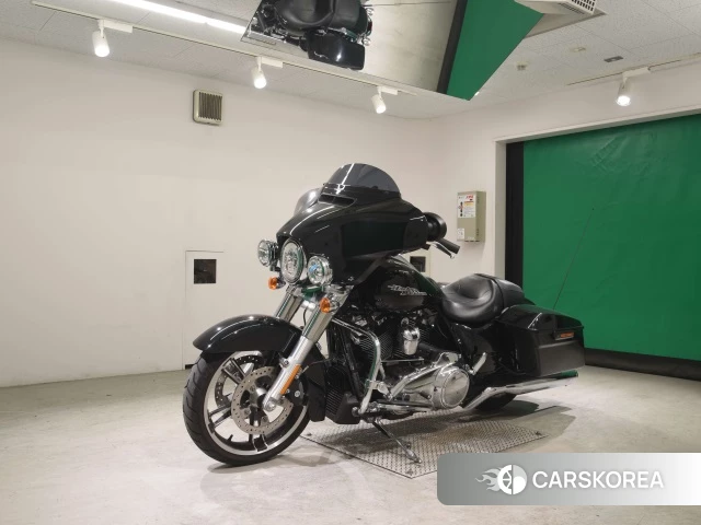 Проданный Harley-Davidson Street Glide FLHX1750 2018 из Японии, фото 4