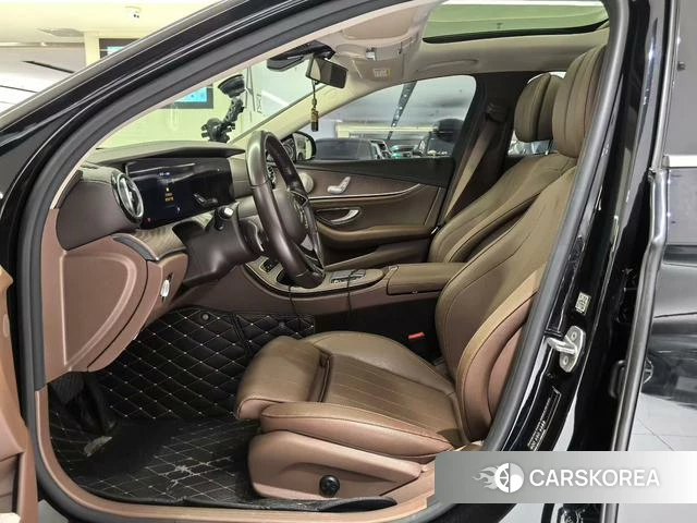 Mercedes-Benz E-class 2022 Черный из Китая, фото 6