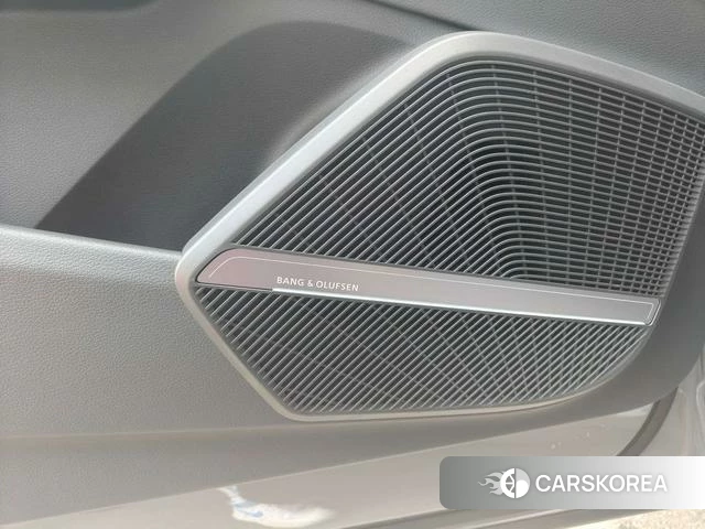 Audi Q5L id 4261841 из Китая 12