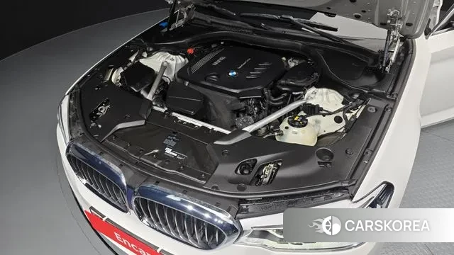 BMW 5 Series (G30) id 3039473 из Кореи 16